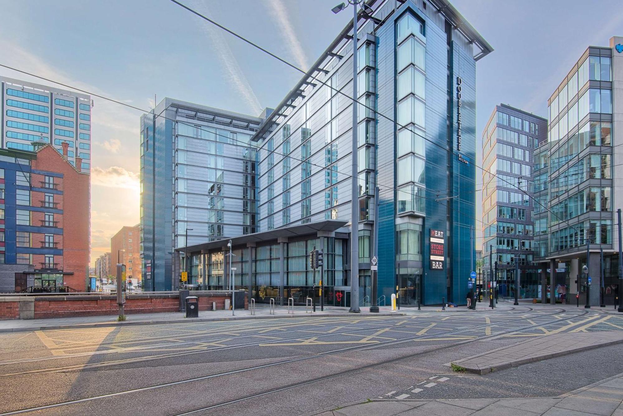 Doubletree By Hilton Manchester Piccadilly Exterior foto